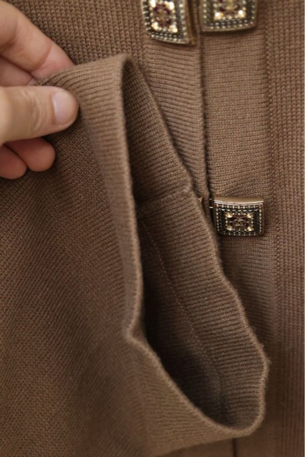 Chanel 11年拜占庭棕色琉璃扣针织开衫外套-10
