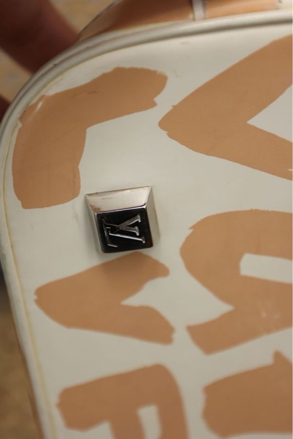 LV Alma Long奶茶涂鸦法棍包中号贝壳包手提包-5