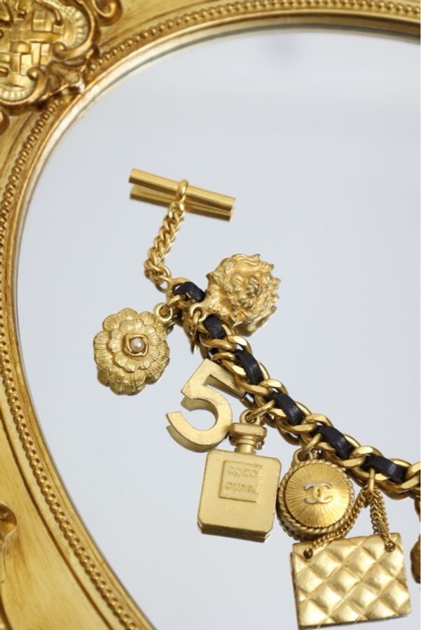 Chanel 94年黑金多元素吊坠皮穿链手链-2