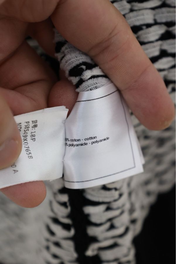 Chanel 18年黑白拼色两口袋半袖针织开衫外套-32