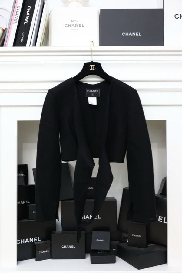 Chanel 99年羊毛So Black裹式crop开衫外套-0