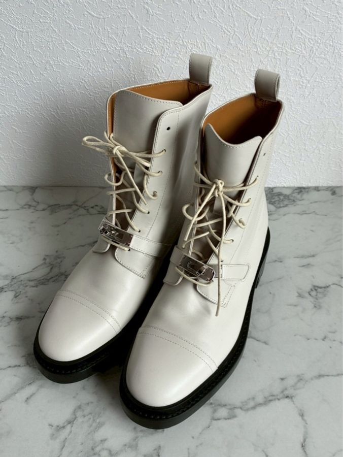 Hermes 米白黑底kelly釦綁帶靴子👢38.5-0