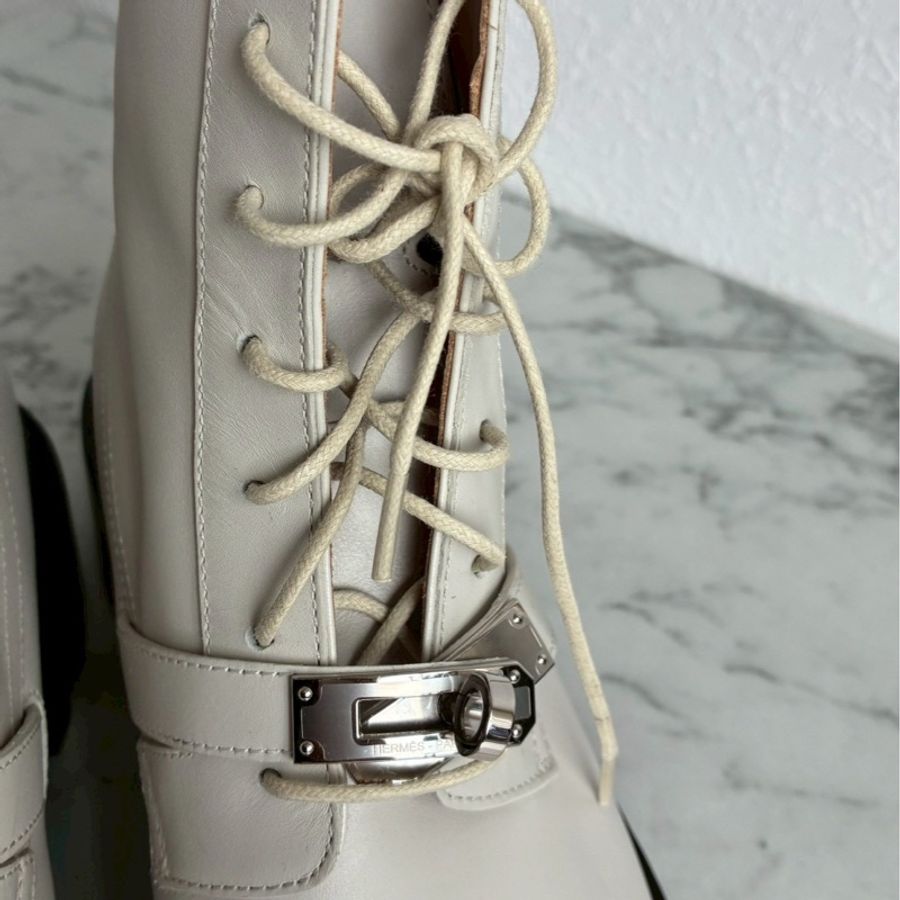 Hermes 米白黑底kelly釦綁帶靴子👢38.5-8