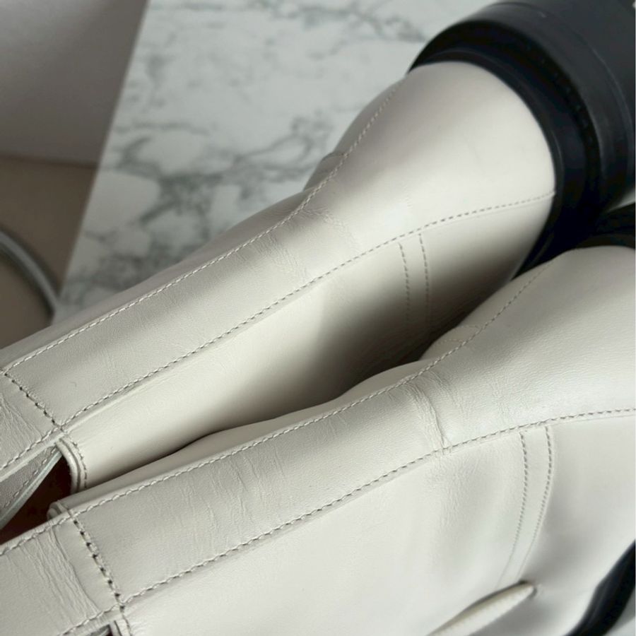 Hermes 米白黑底kelly釦綁帶靴子👢38.5-14