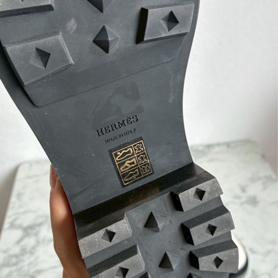 Hermes 米白黑底kelly釦綁帶靴子👢38.5-45