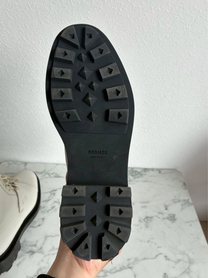 Hermes 米白黑底kelly釦綁帶靴子👢38.5-47