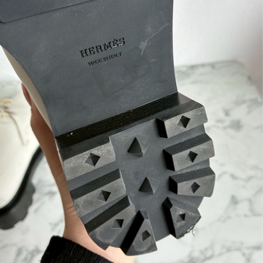 Hermes 米白黑底kelly釦綁帶靴子👢38.5-48