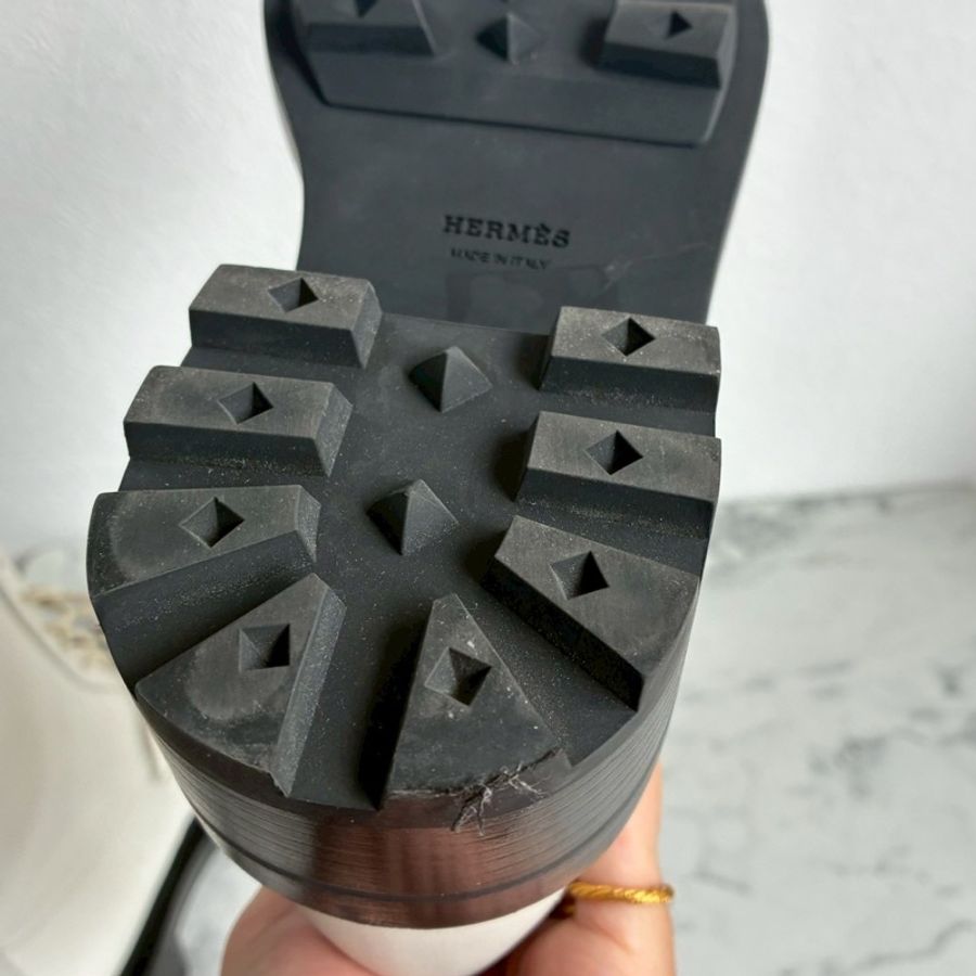 Hermes 米白黑底kelly釦綁帶靴子👢38.5-49