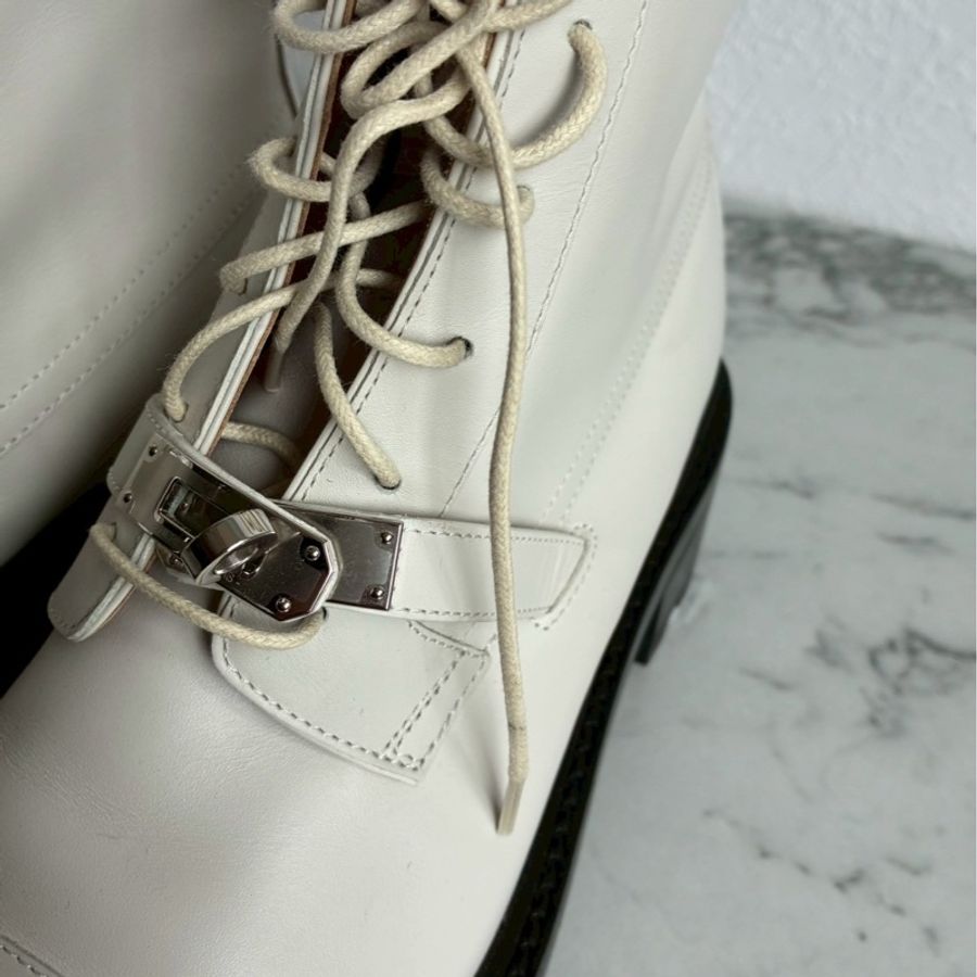 Hermes 米白黑底kelly釦綁帶靴子👢38.5-53