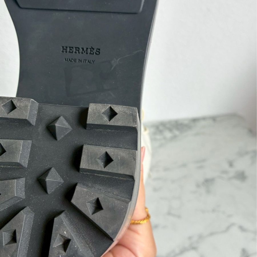 Hermes 米白黑底kelly釦綁帶靴子👢38.5-55