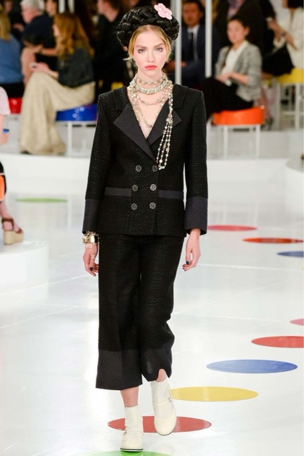 Chanel 16年首尔系列露背双排扣西装外套-5