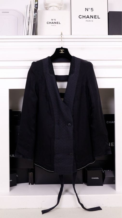Chanel 16年首尔系列露背双排扣西装外套-7