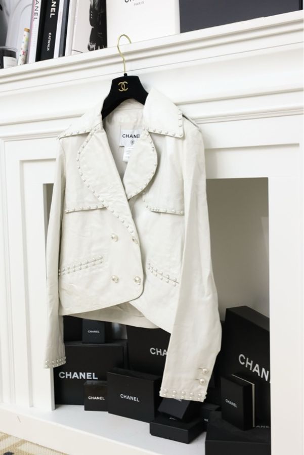 Chanel 16年首尔系列白金珍珠扣油蜡皮衣翻领外套-3