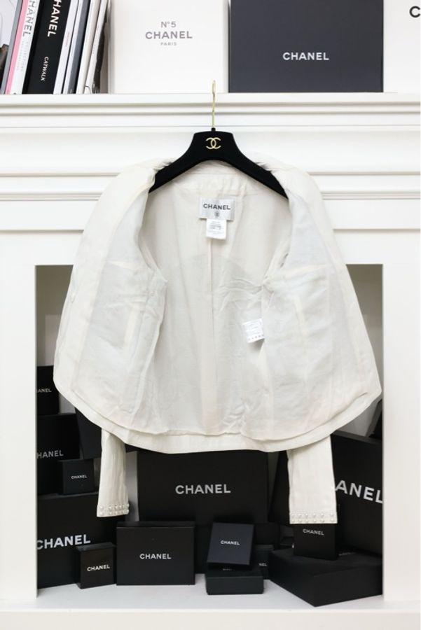 Chanel 16年首尔系列白金珍珠扣油蜡皮衣翻领外套-4