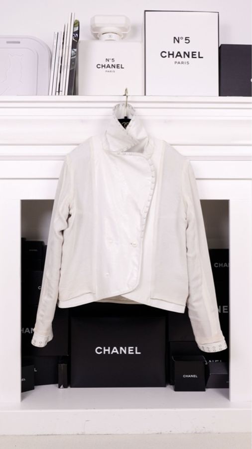 Chanel 16年首尔系列白金珍珠扣油蜡皮衣翻领外套-5