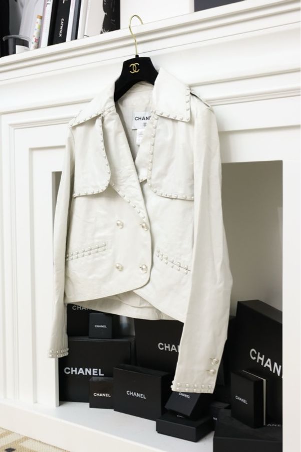 Chanel 16年首尔系列白金珍珠扣油蜡皮衣翻领外套-8