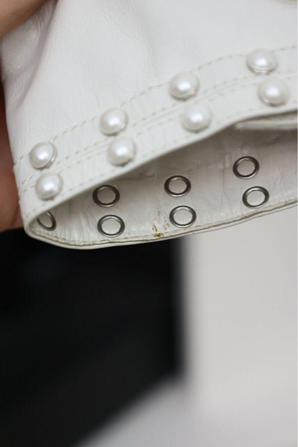 Chanel 16年首尔系列白金珍珠扣油蜡皮衣翻领外套-14