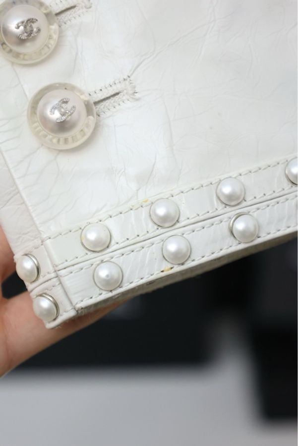 Chanel 16年首尔系列白金珍珠扣油蜡皮衣翻领外套-23