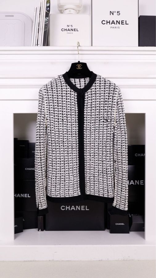 Chanel 97年秀款Jennie同款黑白四口袋针织开衫外套-7
