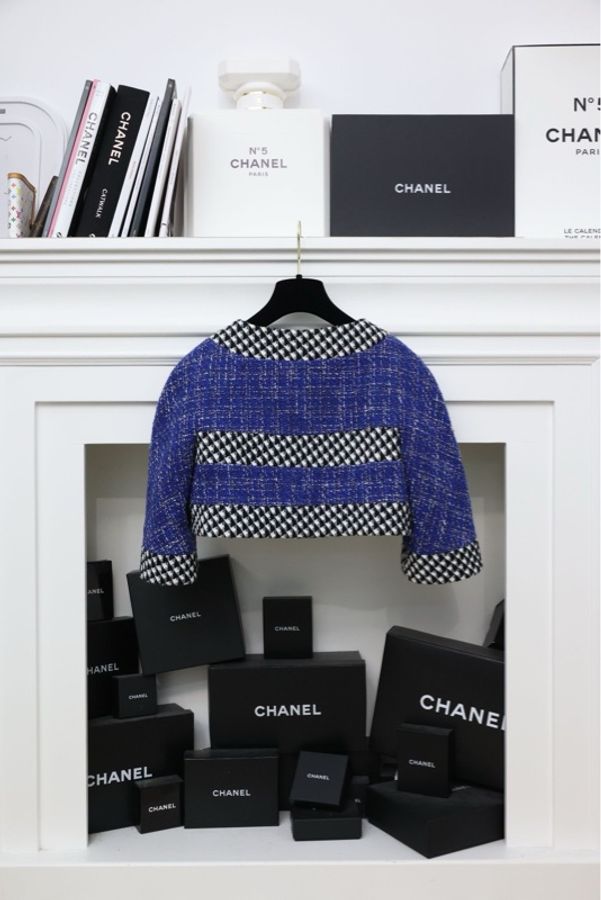 Chanel 13年春夏系列秀款蓝白拼色棋盘格小坎肩crop短外套-1