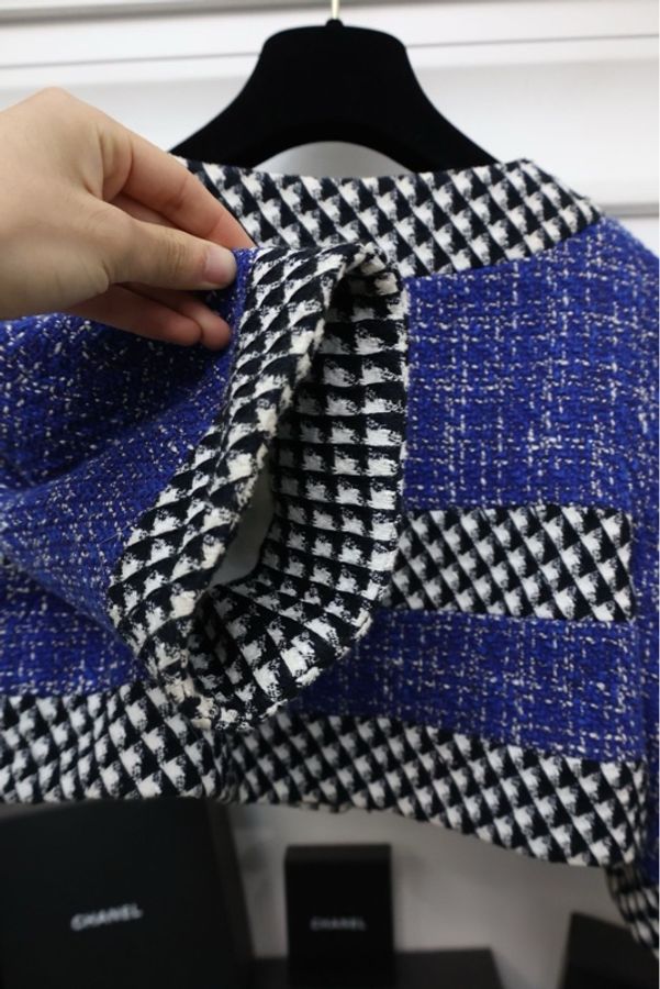 Chanel 13年春夏系列秀款蓝白拼色棋盘格小坎肩crop短外套-13