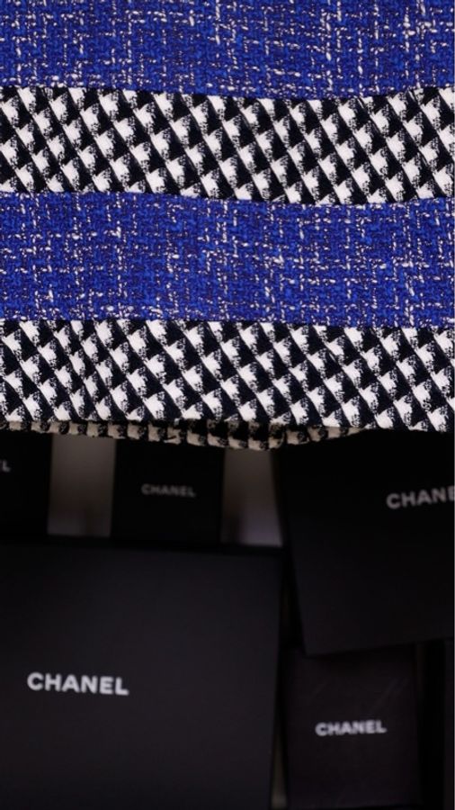 Chanel 13年春夏系列秀款蓝白拼色棋盘格小坎肩crop短外套-25