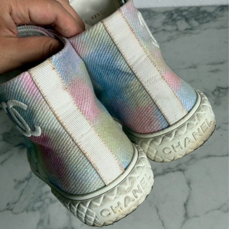 Chanel 絢彩白雙C高筒鞋38.5-5