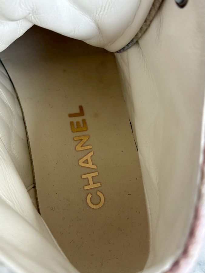 Chanel 絢彩白雙C高筒鞋38.5-31