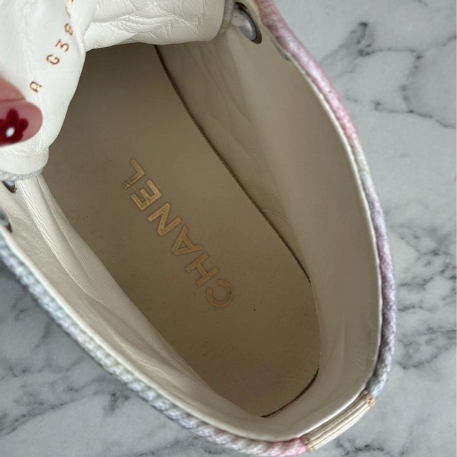 Chanel 絢彩白雙C高筒鞋38.5-35