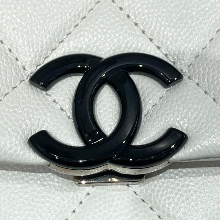 CHANEL 香奈兒 AS2302 CHAIN WITH FLAP BAG 20 熊貓翻蓋包 荔枝牛皮 白色 黑釦-14