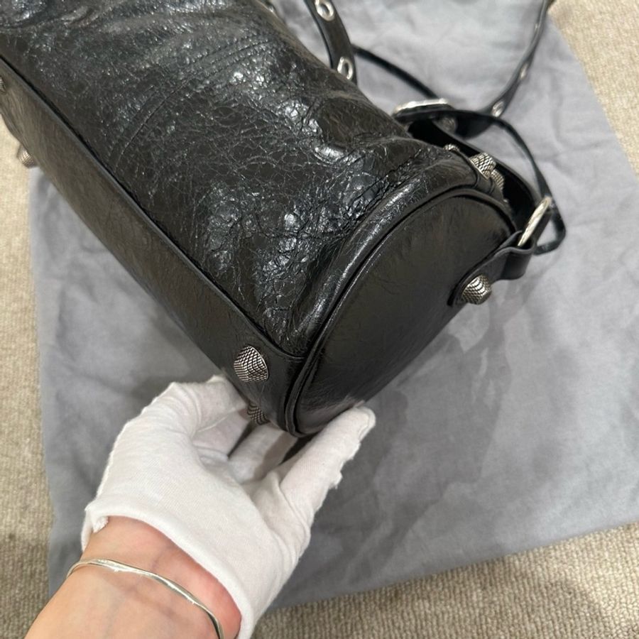 Balenciaga 巴黎世家 黑銀機車圓桶包斜背包-6
