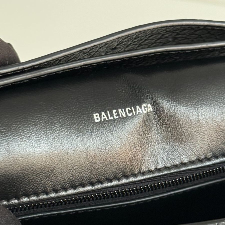 98新✨ Balenciaga 巴黎世家 Downtown So Black 鱷魚紋-16