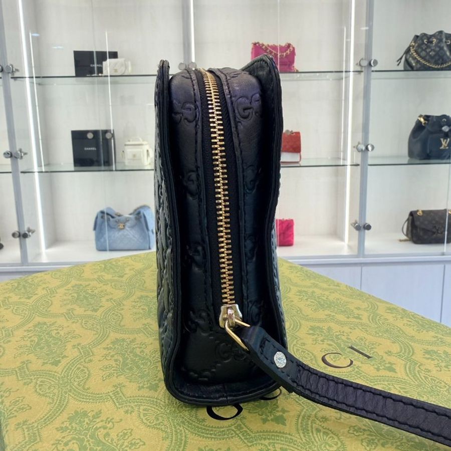 *SHIHNA名牌精品* Gucci Signature 壓紋手拿包-2