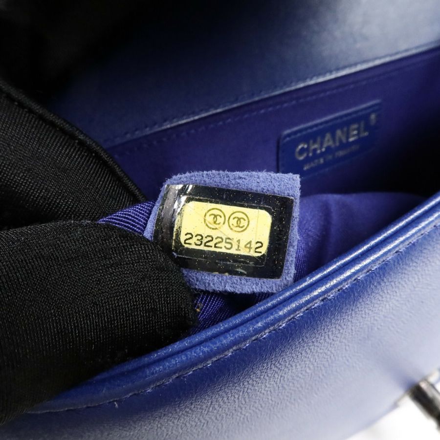 CHANEL 羊皮皮革Boy 25鏈帶肩背袋-7