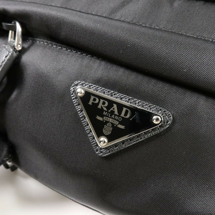 PRADA 尼龍Re-Nyon肩背袋-12
