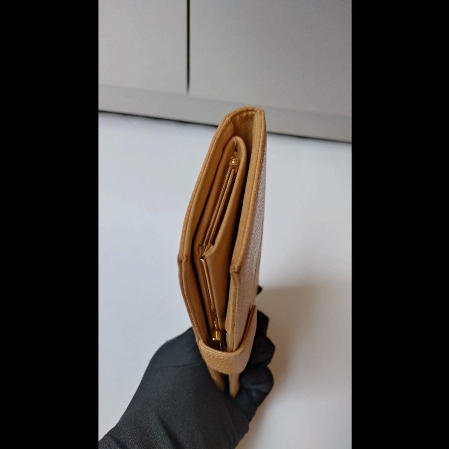 Chanel 駝色荔枝皮皮釦中夾-6