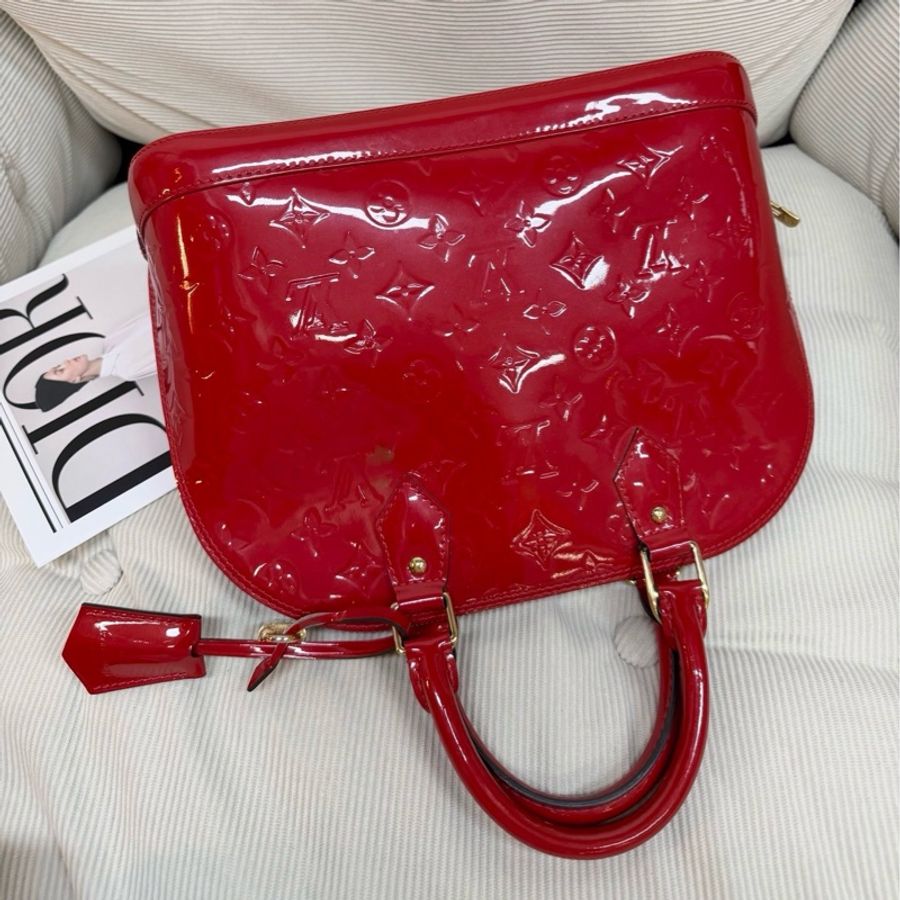 LV alma漆皮紅色貝殼包,尺寸31x24-1
