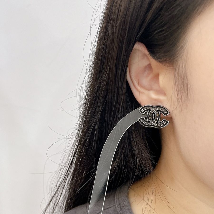 莉亞精品♡CHANEL 切面割紋耳環 銀黑色 二手-1