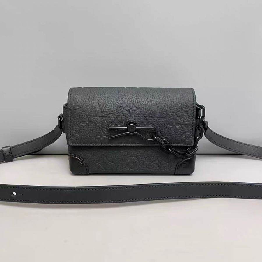 🌷芯片款!Louis Vuitton LV Soft Trunk 老花全皮壓紋黑武士 盒子包 迷你-0