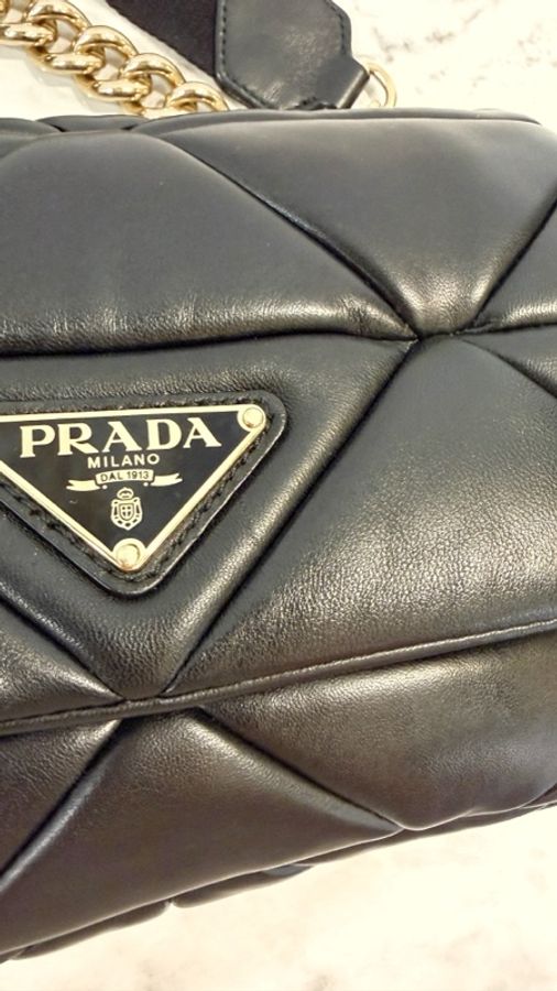 Prada 黑納帕羊皮銀釦三合一斜背包-8
