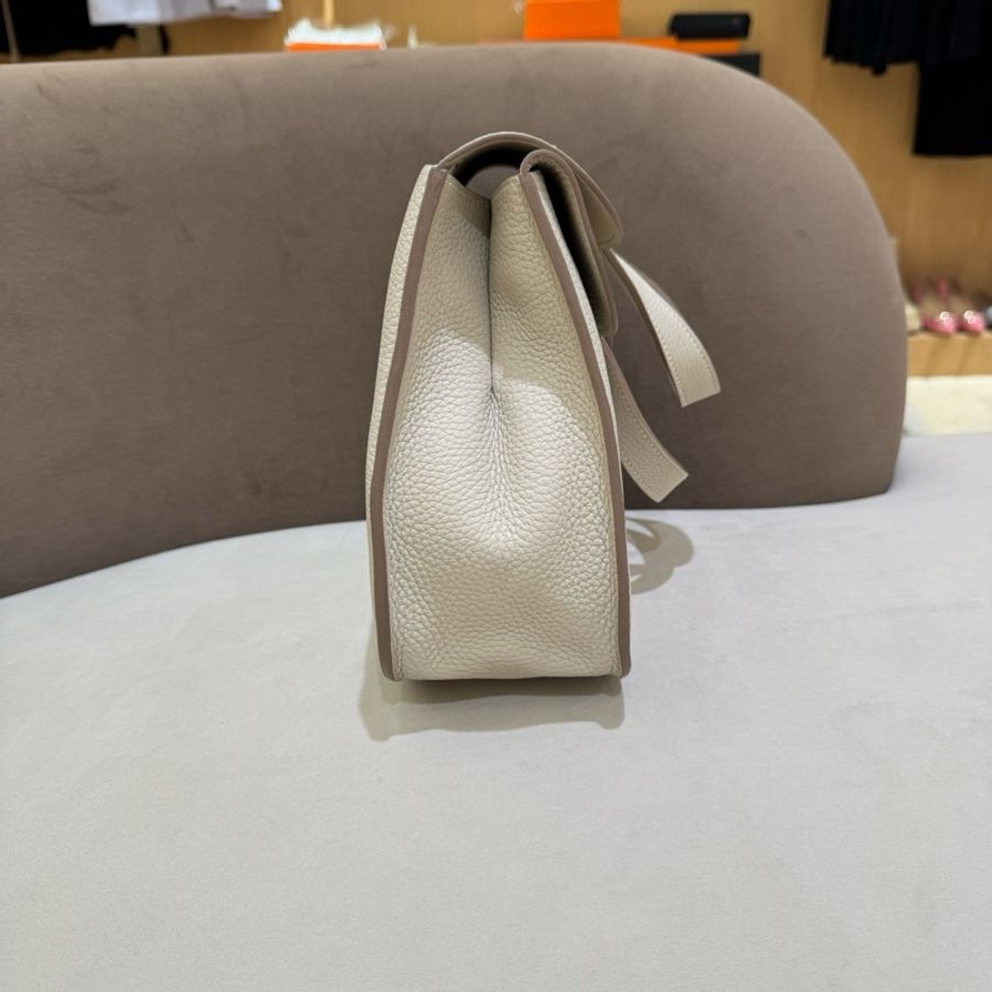 愛馬仕halzan31冰川白銀扣 A刻 99新 尺寸:31*20*10-3