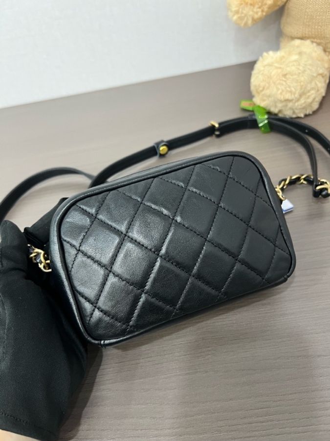 Chanel/香奈兒 黑金迷你相機包-1