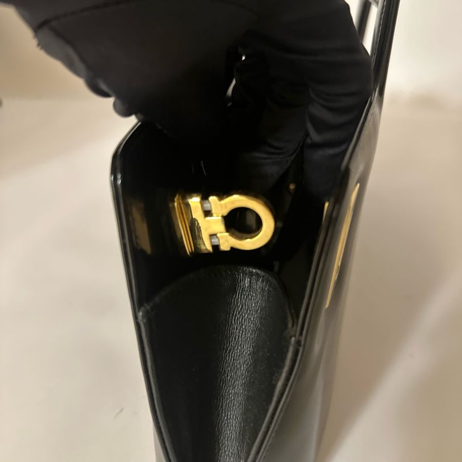 ferragamo Wanda eastwest-18