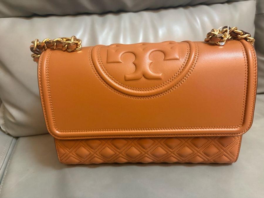 TORY BURCH Fleming 流蘇菱格翻蓋斜背鏈包 棕-0