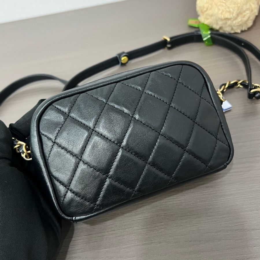 Chanel 香奈兒 黑金迷你相機包 26開無卡 16*12-9