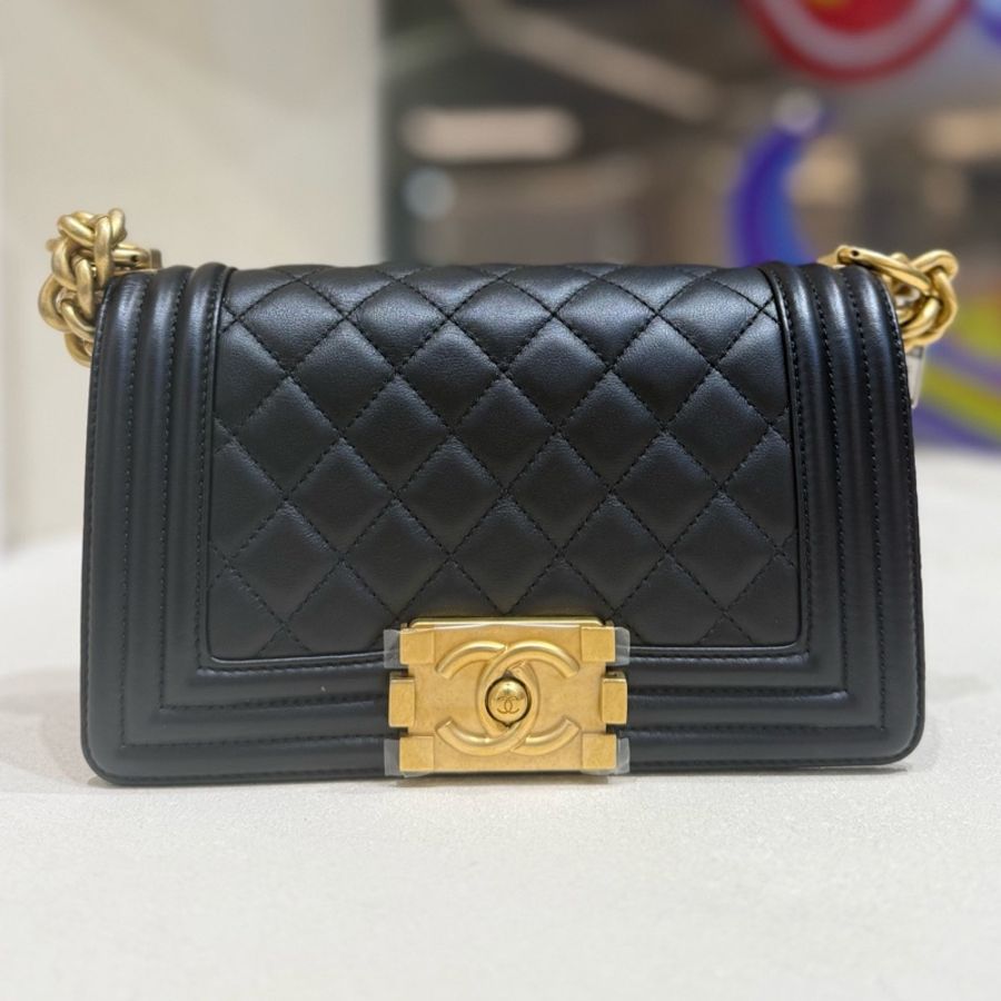 閒置新香奈兒/Chanel le boy 黑色牛皮 做舊金扣 單肩斜挎包小號 芯片款-0