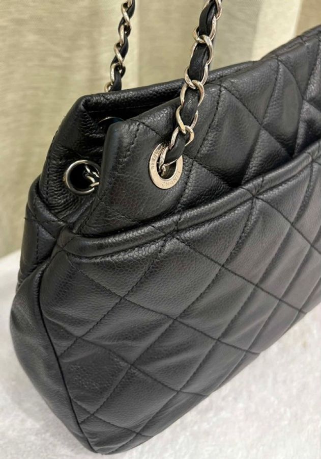 Chanel香奈兒魚子醬荔枝皮 拖特包 多用 時髦男女通用 甜🉐 肩背斜背都可以超時髦🤎 購入10多萬 尺寸:約45*25*8cm 配件:(附查碼圖雷標17開)-5