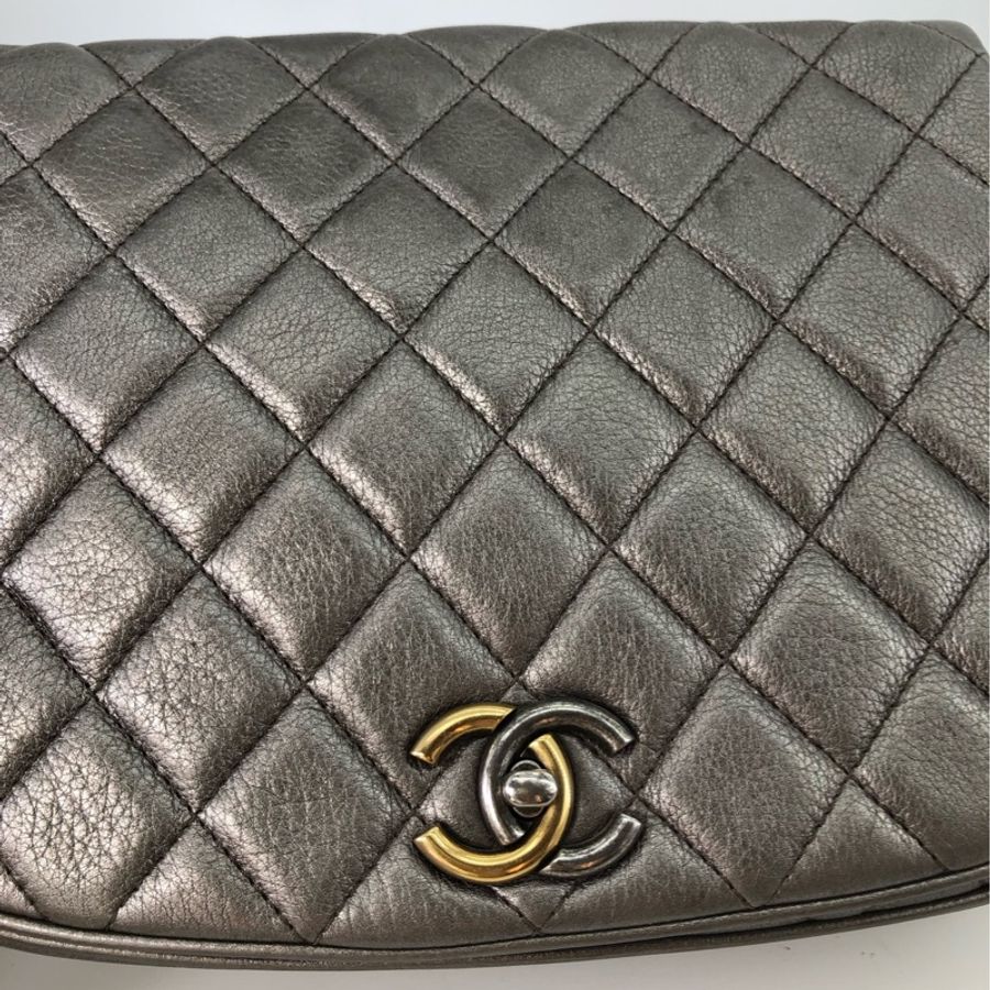 Chanel香奈兒 太空銀色 荔枝牛皮 鏈條馬鞍包 斜挎包 金銀鴛鴦色雙C扣-3