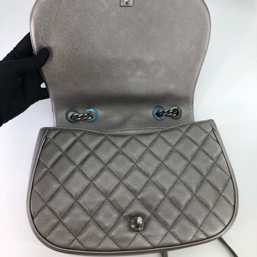 Chanel香奈兒 太空銀色 荔枝牛皮 鏈條馬鞍包 斜挎包 金銀鴛鴦色雙C扣-6