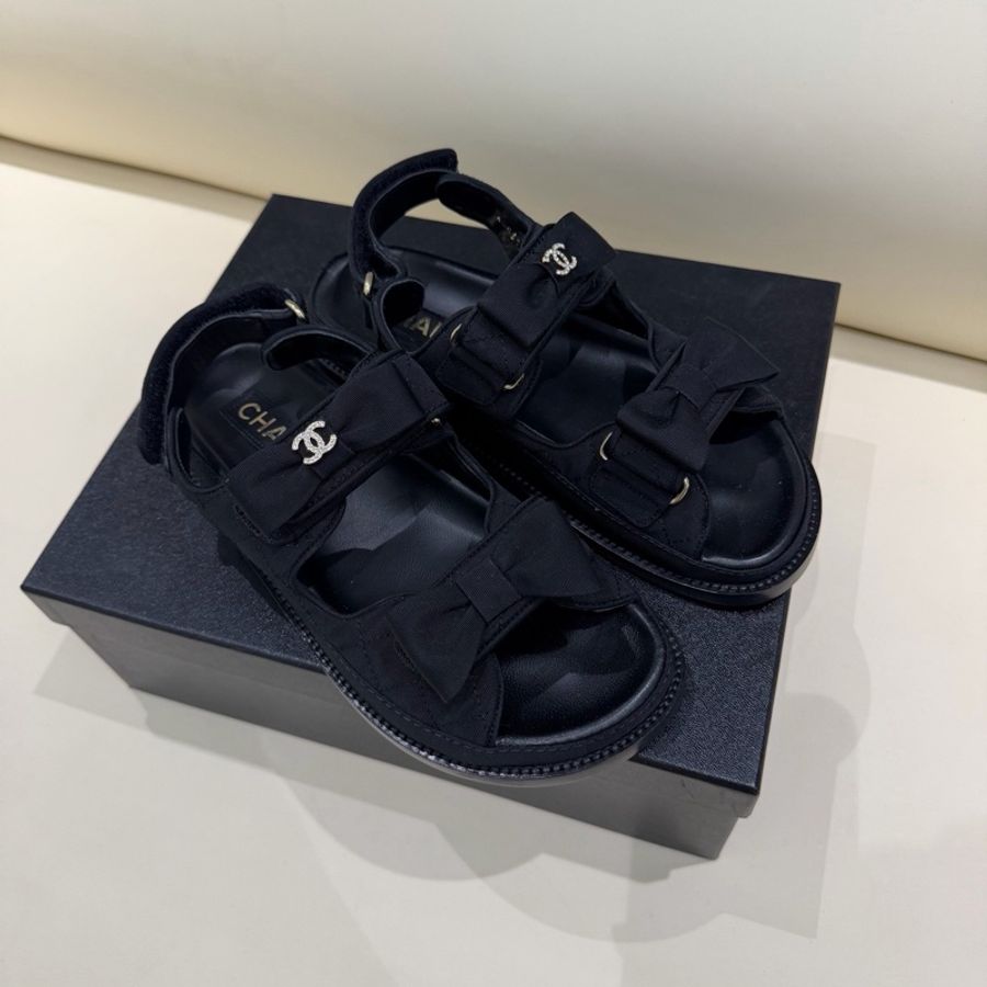 Chanel香奈兒黑色蝴蝶結魔術貼雙c水鑽涼鞋 36碼數 配塵袋-1